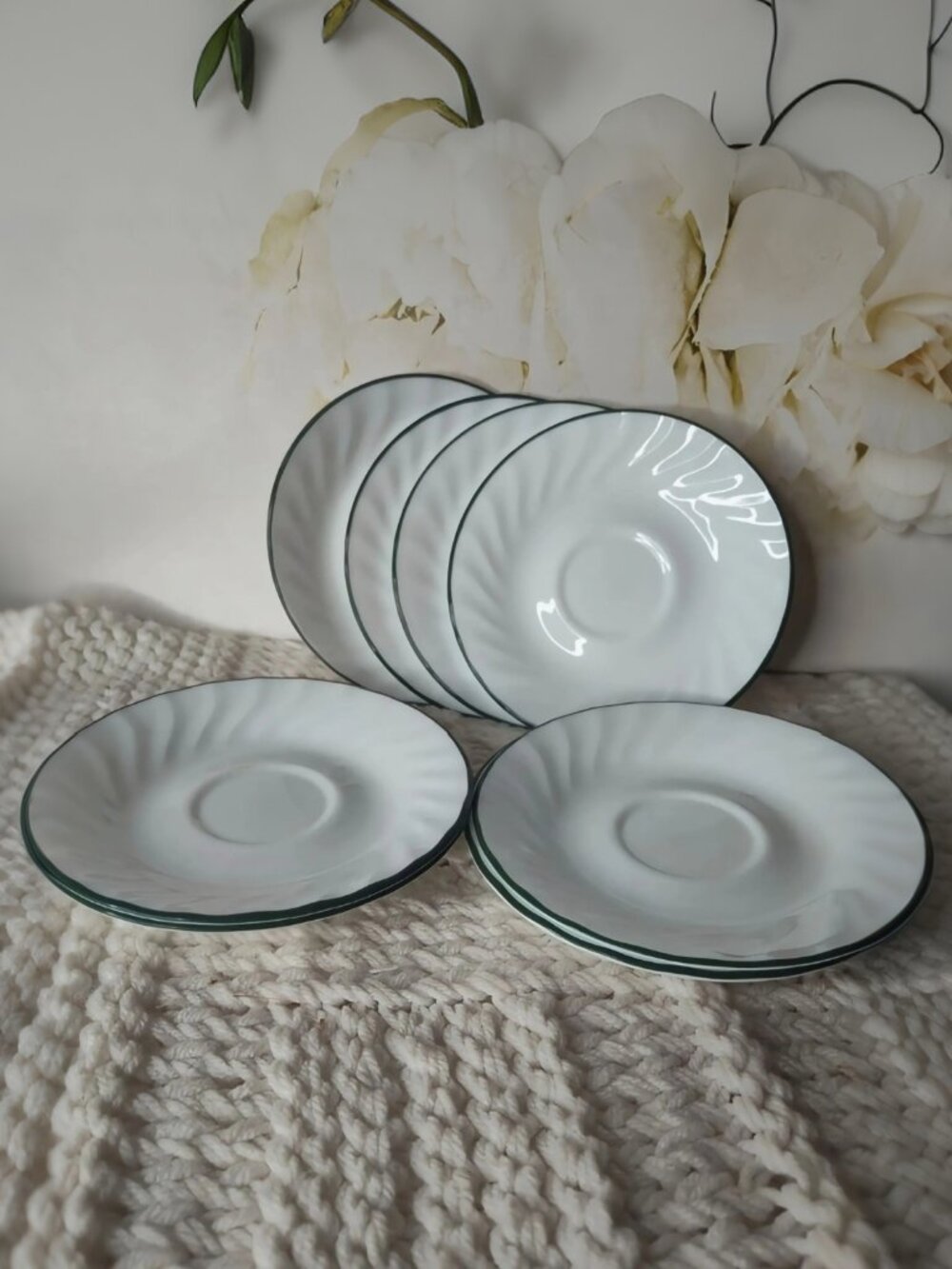 Lot of 8 Vintage CORELLE CALLAWAY IVY White Swirl With Green Rim 6.25 "
